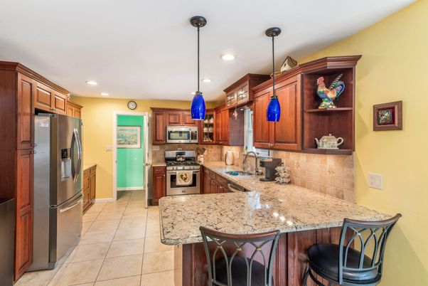 Interior, Kitchen, Pendant Lights, Recessed Lighting, Stainless Steel Appliances