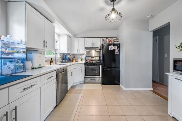 Interior, Kitchen, Pendant Lights, Stainless Steel Appliances
