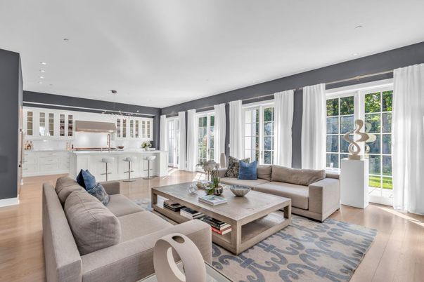 Interior, Living room, Pendant Lights, Recessed Lighting, Wood Texture Flooring