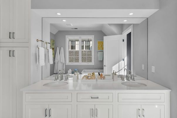 Bathroom, Dual Sink Vanities, Interior, Recessed Lighting