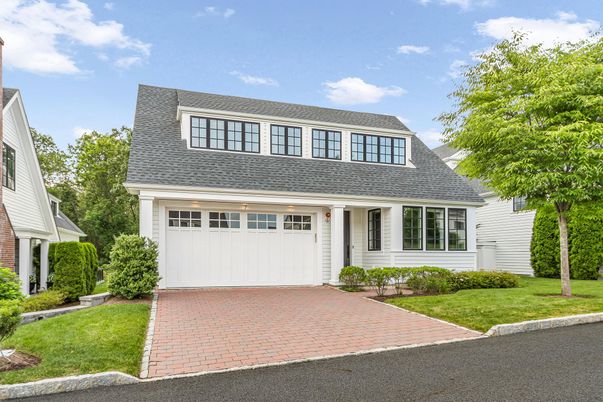 Attached, Exterior, Facade, Cape Cod