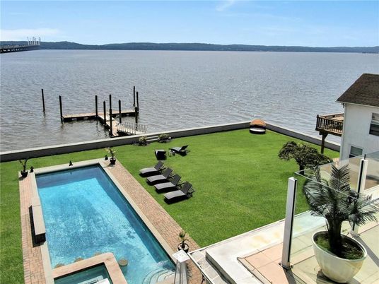 Exterior, Pool, Water