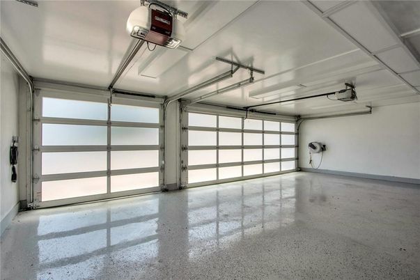 Garage, Interior