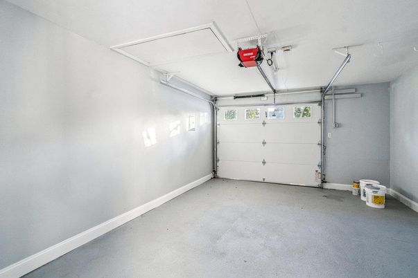 Garage, Interior