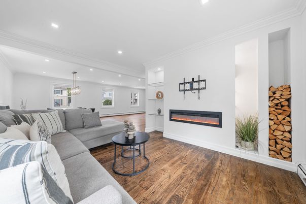 Fireplace, Interior, Living room, Pendant Lights, Recessed Lighting, Wood Texture Flooring