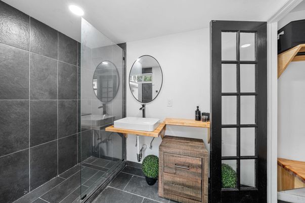 Bathroom, Interior, Recessed Lighting