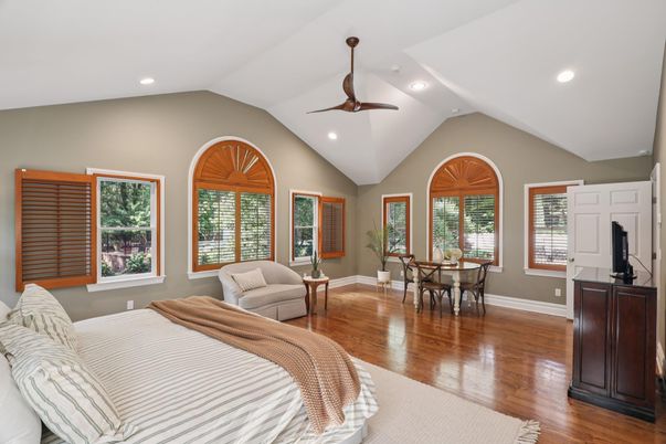 Bedroom, Dining room, Interior, Recessed Lighting, Wood Texture Flooring
