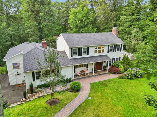 Attached, Backyard, Exterior, Facade, Brick Facade, Georgian