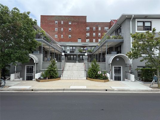 Exterior, Facade, Tudor Revival