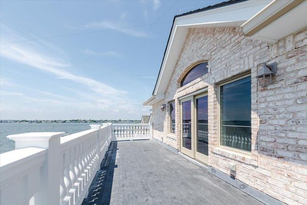 Exterior, Water