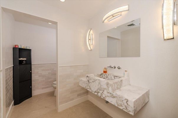 Bathroom, Interior, Recessed Lighting
