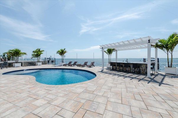 Exterior, Pool, Water