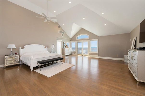 Bedroom, Interior, Recessed Lighting, Water, Wood Texture Flooring