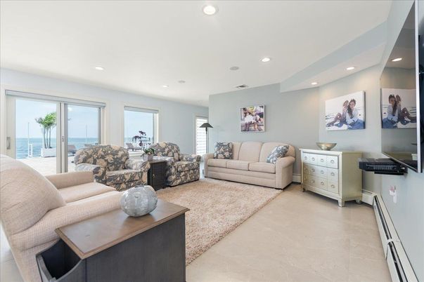 Interior, Living room, Recessed Lighting, Water