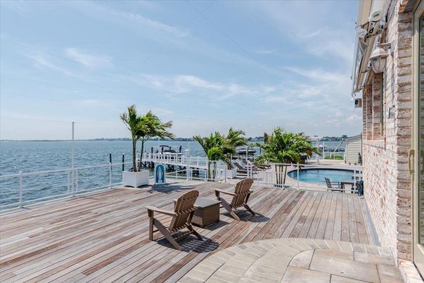 Exterior, Pool, Water