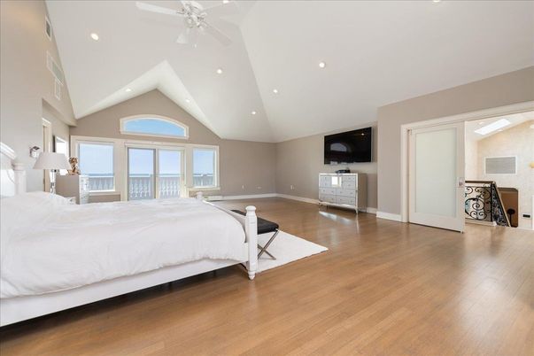 Bedroom, Interior, Recessed Lighting, Water, Wood Texture Flooring