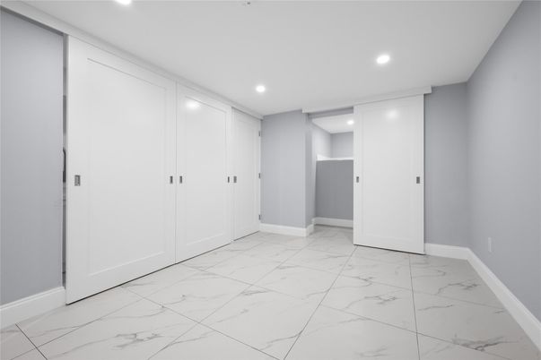 Empty room, Interior, Marble, Recessed Lighting