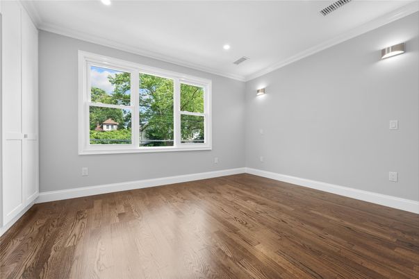 Empty room, Interior, Recessed Lighting, Wood Texture Flooring