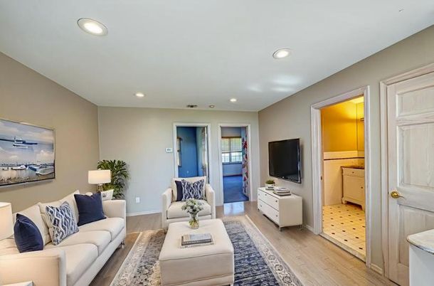 Interior, Living room, Recessed Lighting, Wood Texture Flooring