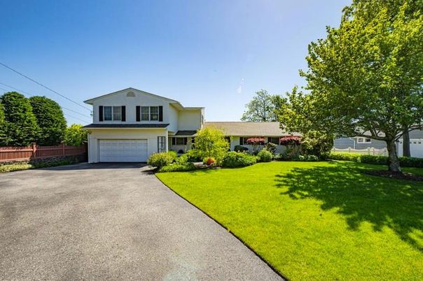 Attached, Backyard, Exterior, Facade, Split Level