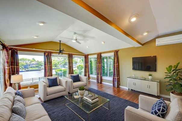 Interior, Living room, Recessed Lighting, Water, Wood Texture Flooring
