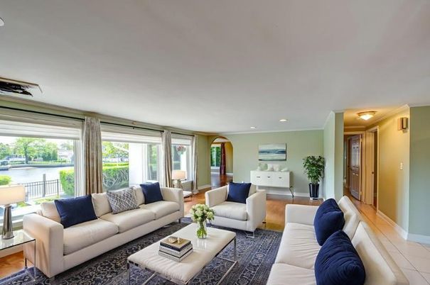 Interior, Living room, Recessed Lighting, Water, Wood Texture Flooring
