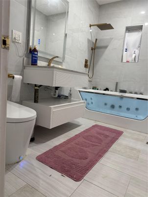 Bathroom, Free Standing Baths, Interior, Recessed Lighting