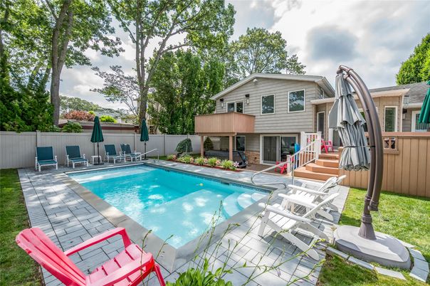 Exterior, Pool