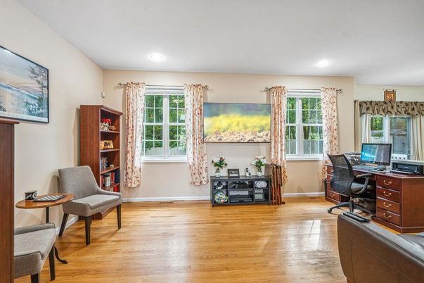Home Office, Interior, Recessed Lighting, Wood Texture Flooring