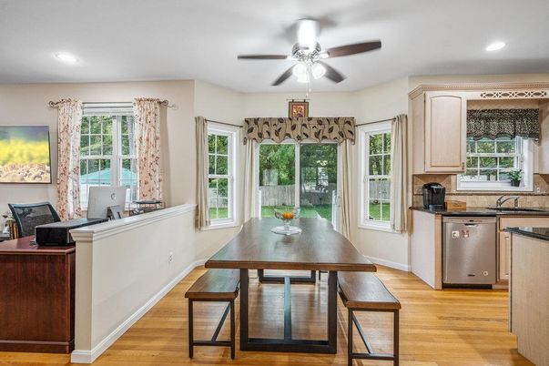 Dining room, Interior, Kitchen, Recessed Lighting, Wood Texture Flooring