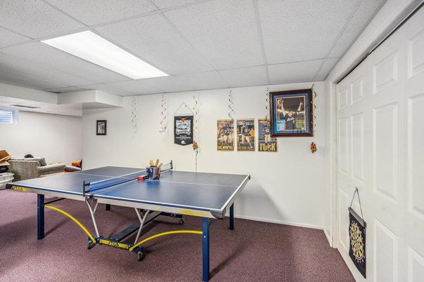 Game Room, Interior