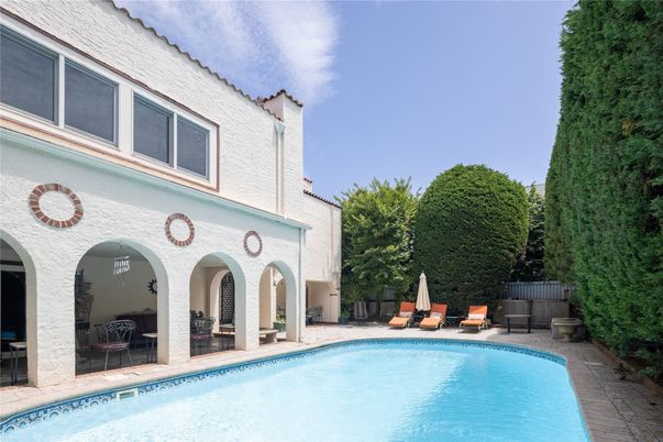 Exterior, Pool