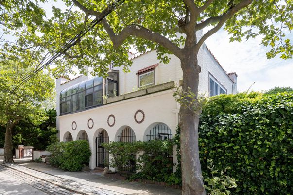Exterior, Facade, Spanish Mediterranean