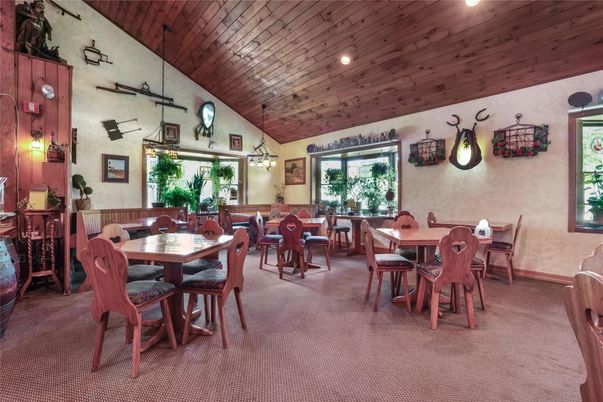 Dining room, Interior, Pendant Lights, Recessed Lighting, Wooden Ceilings