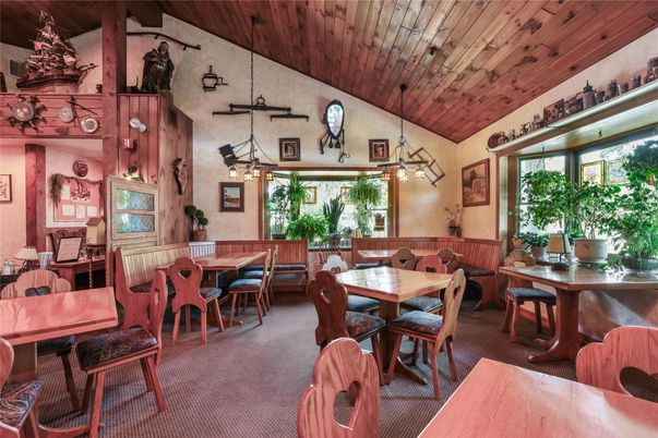Dining room, Interior, Pendant Lights, Wooden Ceilings