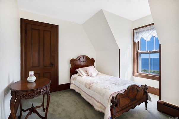 Bedroom, Interior, Water