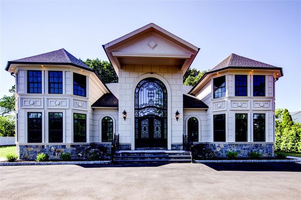 Exterior, Facade, French Provincial