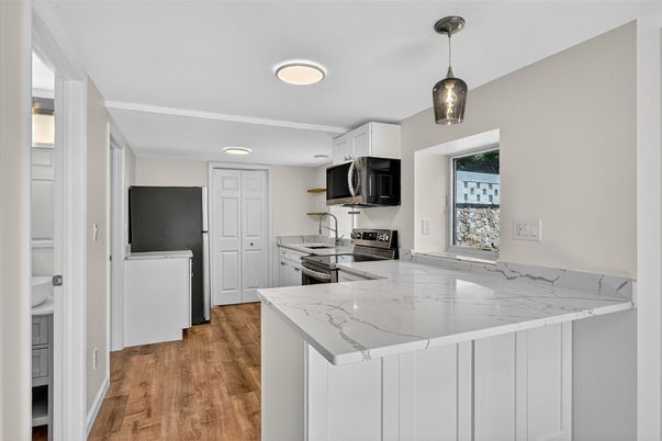 Interior, Kitchen, Pendant Lights, Recessed Lighting, Wood Texture Flooring
