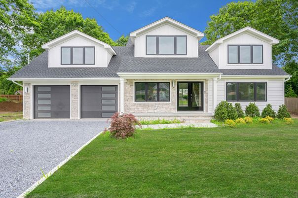 Attached, Exterior, Facade, Farmhouse