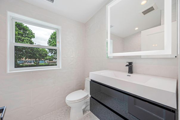 Bathroom, Interior, Recessed Lighting
