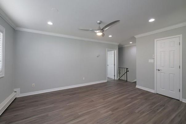 Empty room, Interior, Recessed Lighting, Wood Texture Flooring