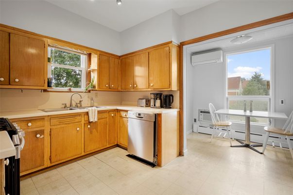 Dining room, Interior, Kitchen, Recessed Lighting