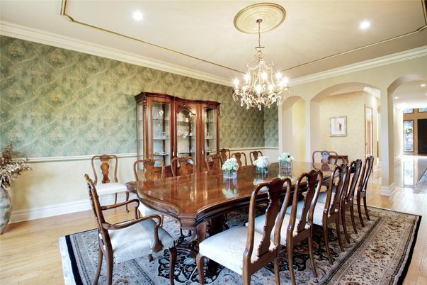 Chandelier, Dining room, Interior, Recessed Lighting, Wood Texture Flooring