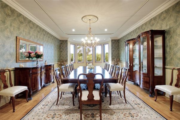 Chandelier, Dining room, Interior, Recessed Lighting, Wood Texture Flooring