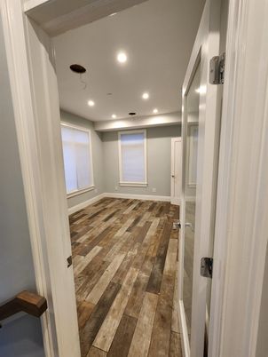 Empty room, Interior, Recessed Lighting, Wood Texture Flooring