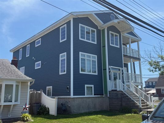 Exterior, Facade, Rowhouse