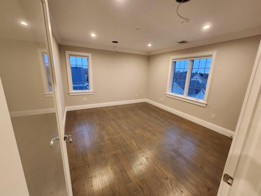 Empty room, Interior, Recessed Lighting, Wood Texture Flooring