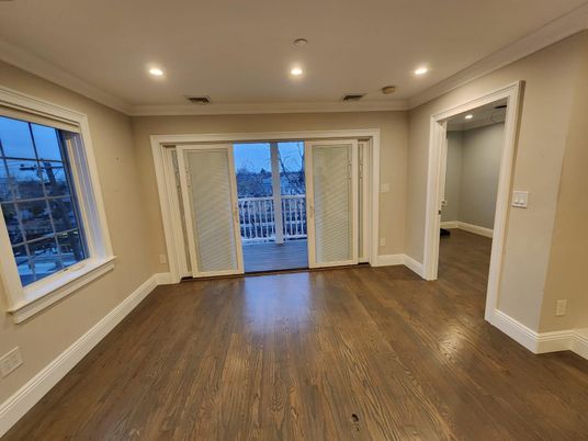Empty room, Interior, Recessed Lighting, Wood Texture Flooring