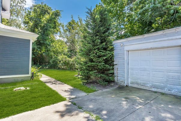 Detached Garage, Exterior
