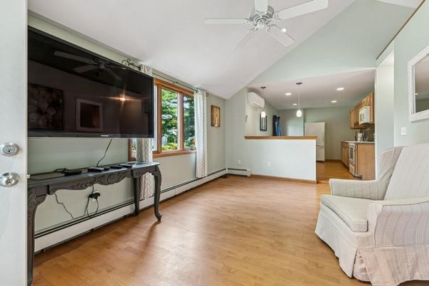 Interior, Pendant Lights, Recessed Lighting, Wood Texture Flooring
